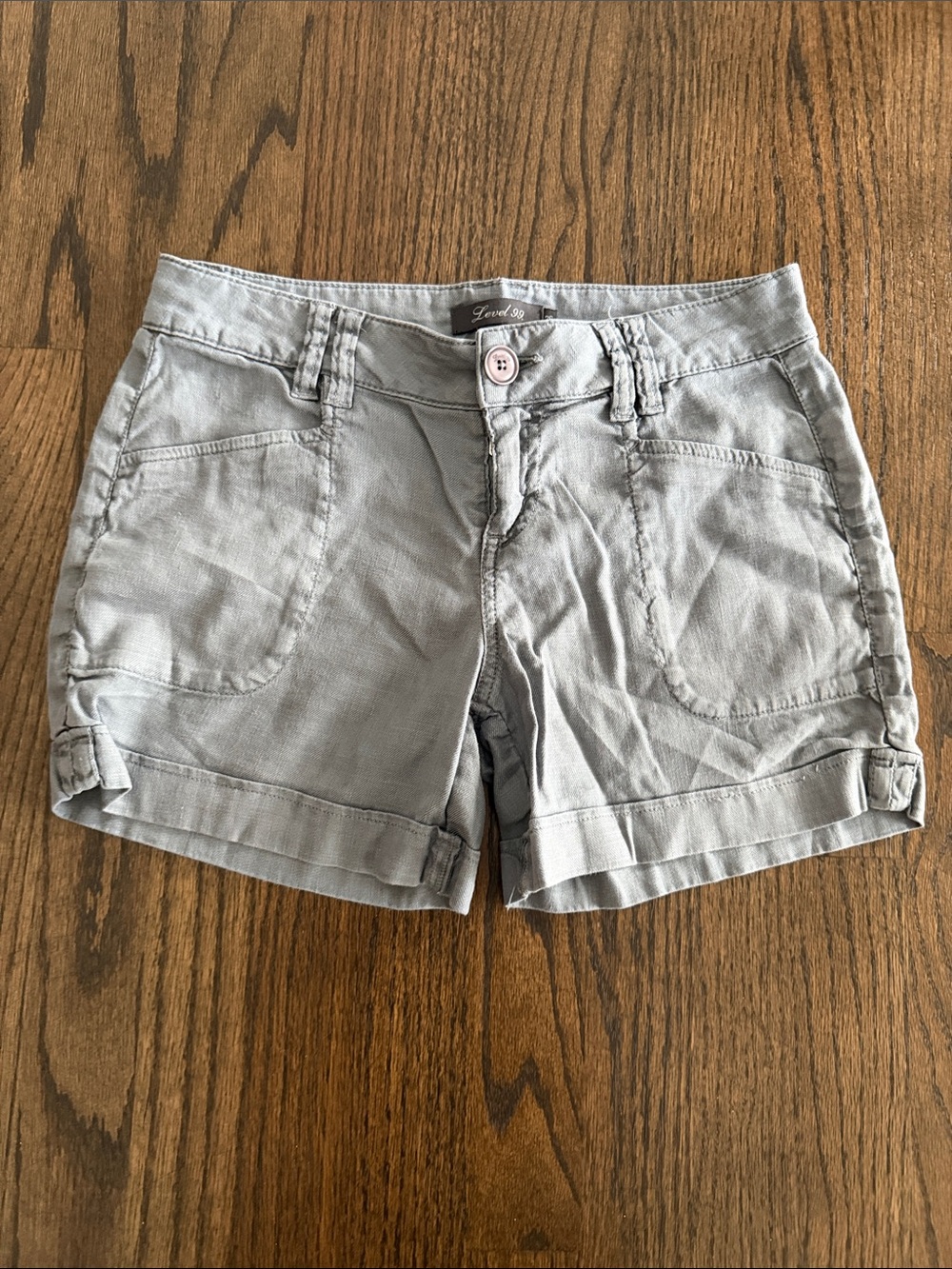 Level 99 Women's Light Gray Rolled-Hem Casual Shorts